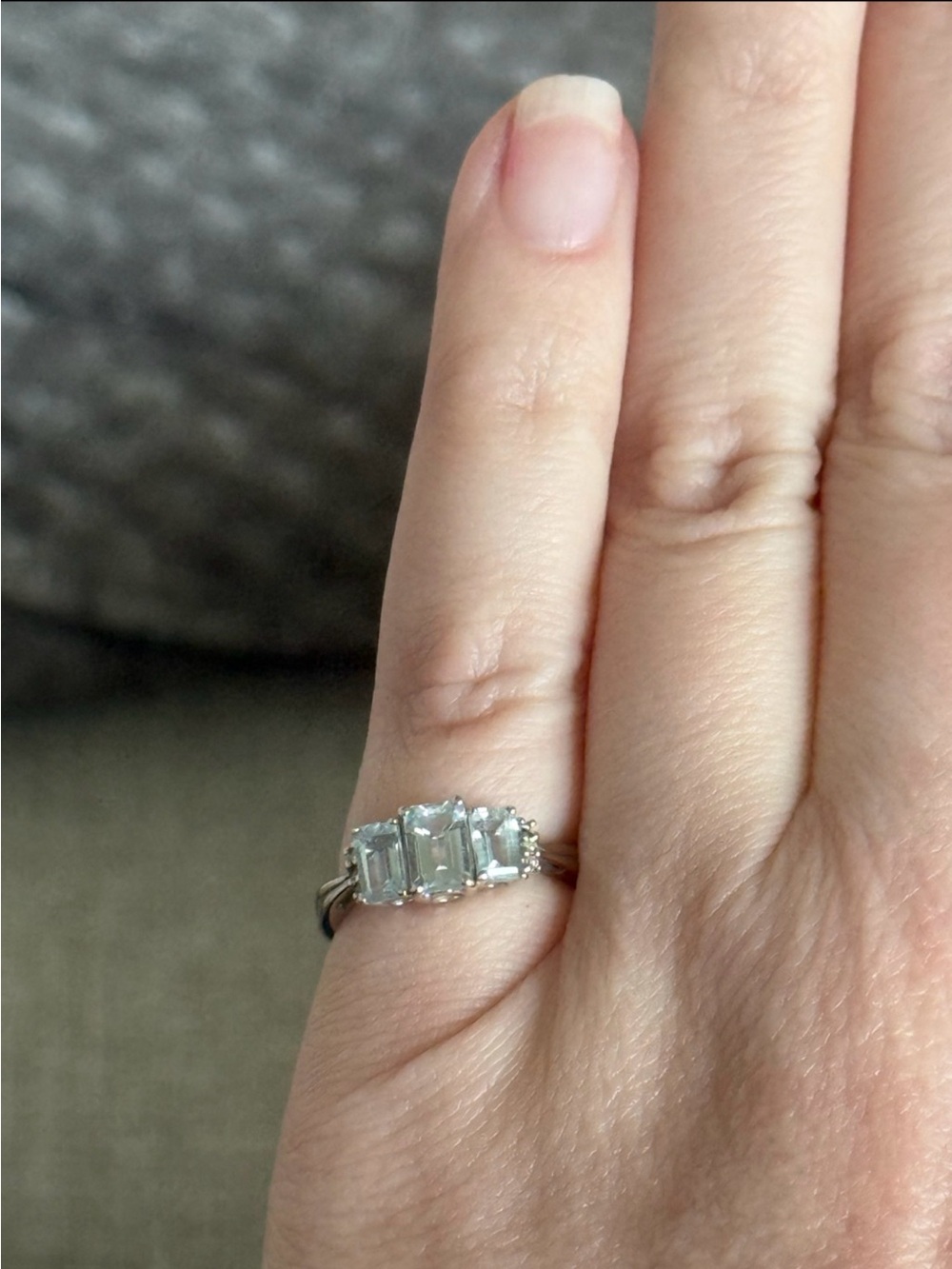 Vintage Y2k 10k White Gold Aquamarine Trilogy Ring - Size 5.5
